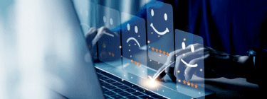 Image with satisfaction icons, symbolizing the customer experience in banks and fintechs.